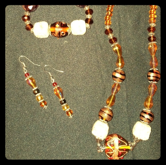 Jewlery - Picture 1 of 8